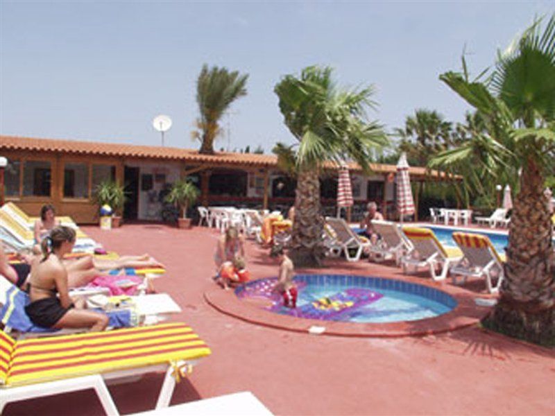 Sandys Studios Apartments And Log Villas Psalidi  Eksteriør billede
