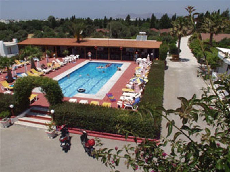 Sandys Studios Apartments And Log Villas Psalidi  Eksteriør billede